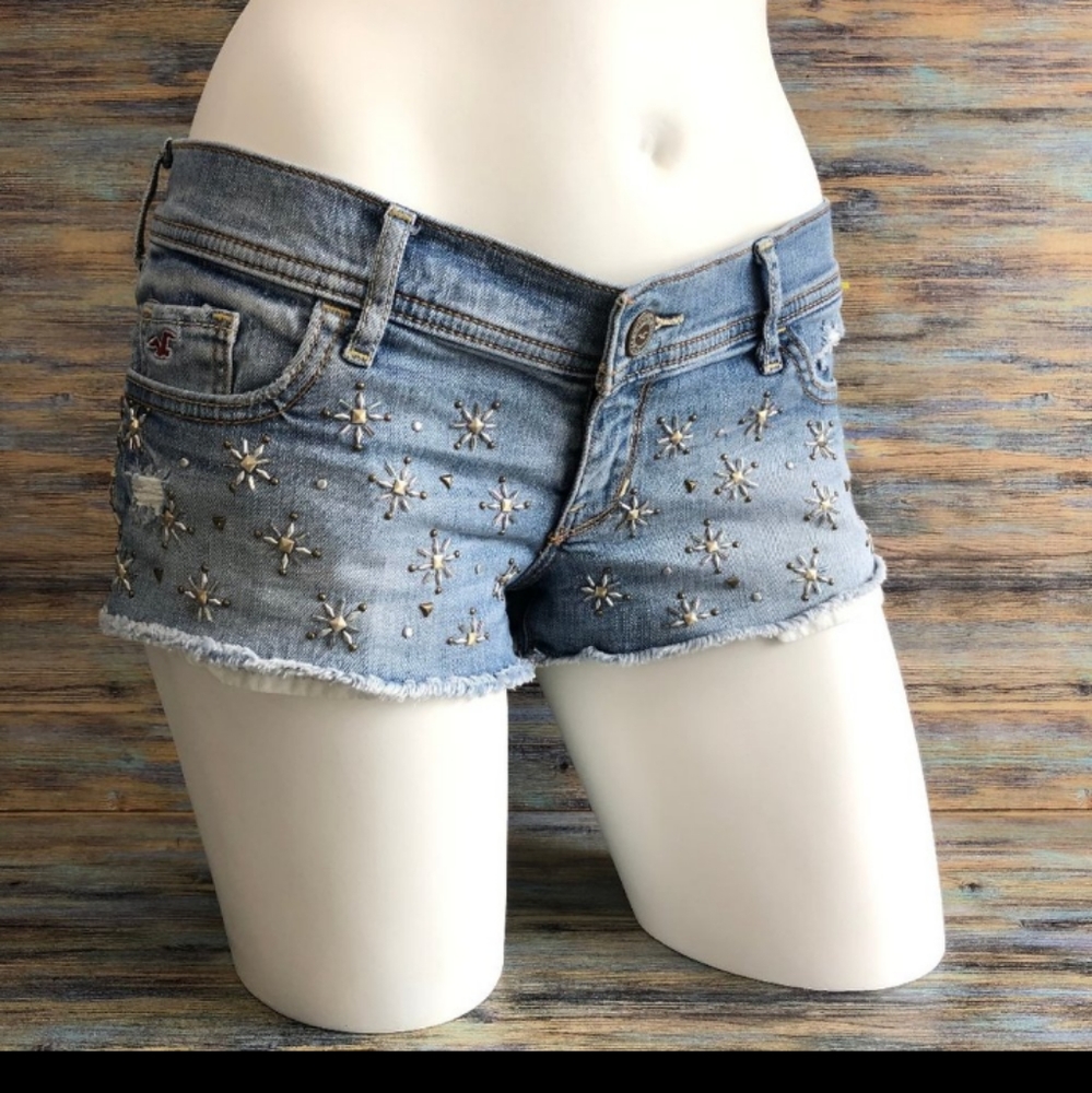 Hollister Shorts Beaded Stars Accents Low-rise size 5